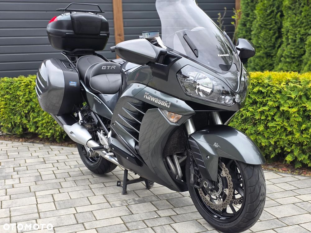 Kawasaki GTR - 3