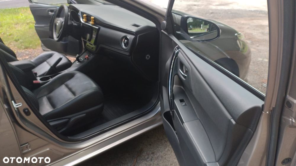 Toyota Auris 1.8 HSD Luna - 26