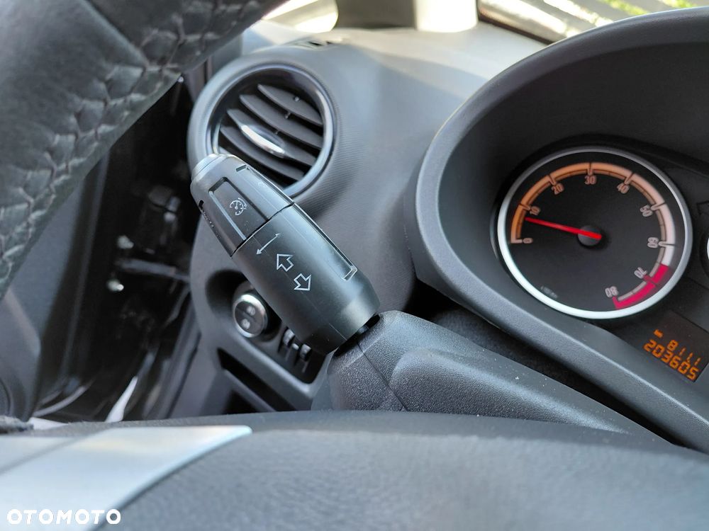 Opel Corsa 1.4 120 Jahre - 12