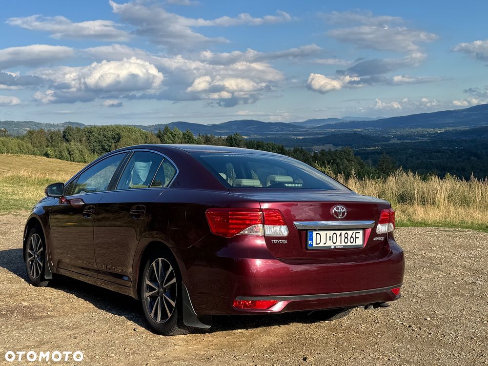 Toyota Avensis 1.8 Premium MS - 3