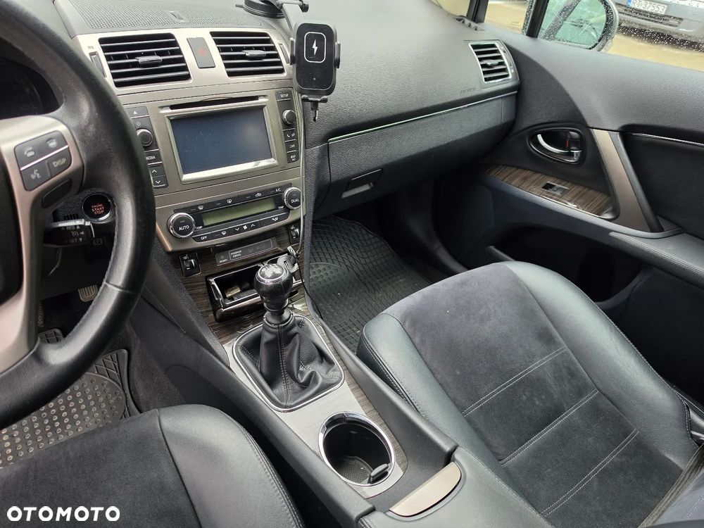 Toyota Avensis 1.8 Sol plus NAVI - 27