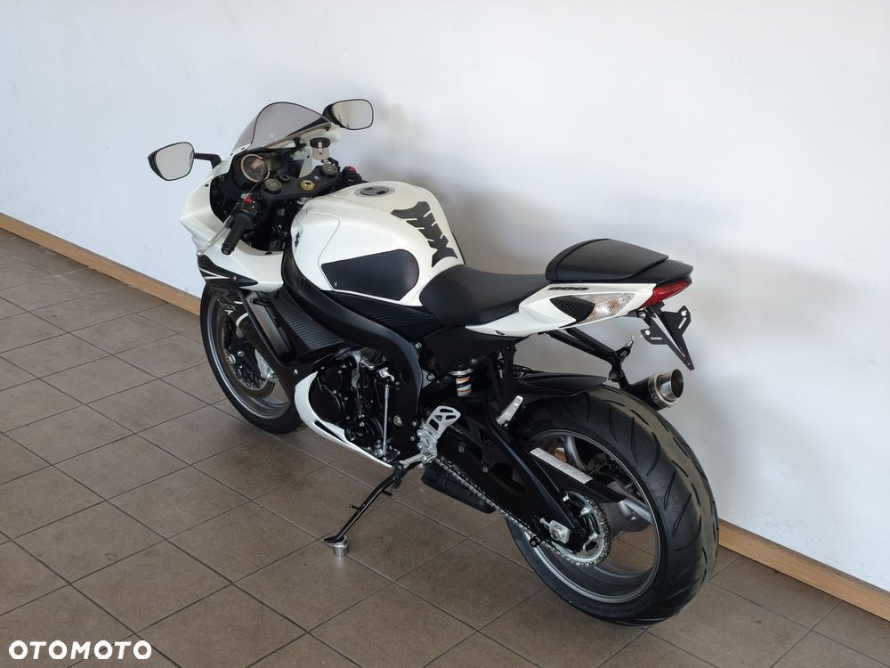 Suzuki GSX-R - 12