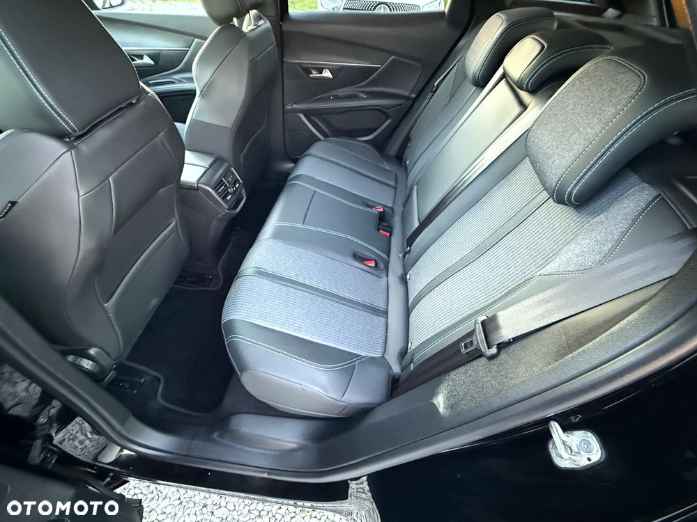 Peugeot 3008 1.6 PureTech Hybrid PHEV Allure Pack S&S EAT8 - 27