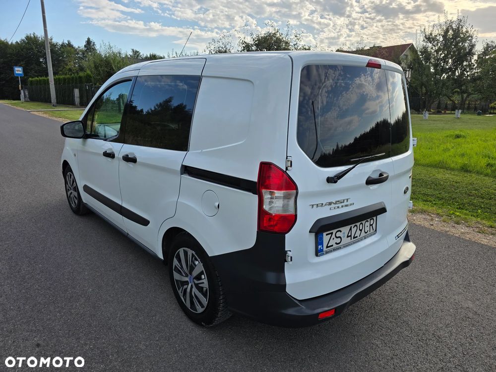 Ford Tourneo Courier 1.0 EcoBoost Ambiente - 24