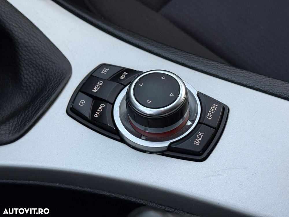 BMW Seria 3 318d DPF Touring Edition Exclusive - 13