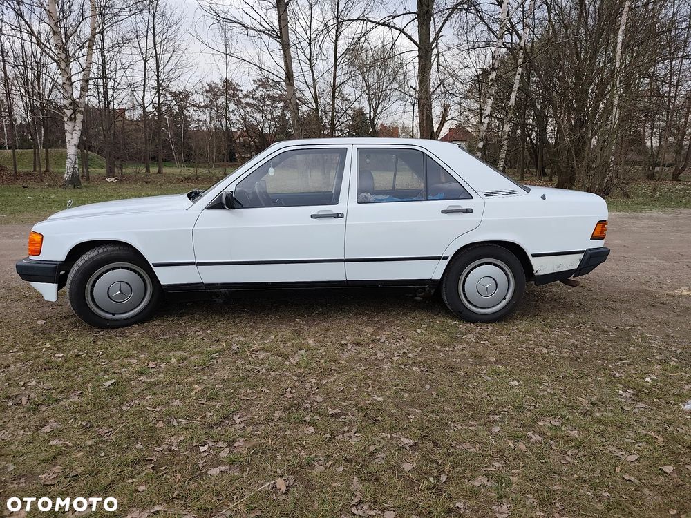 Mercedes-Benz W201 (190) - 6