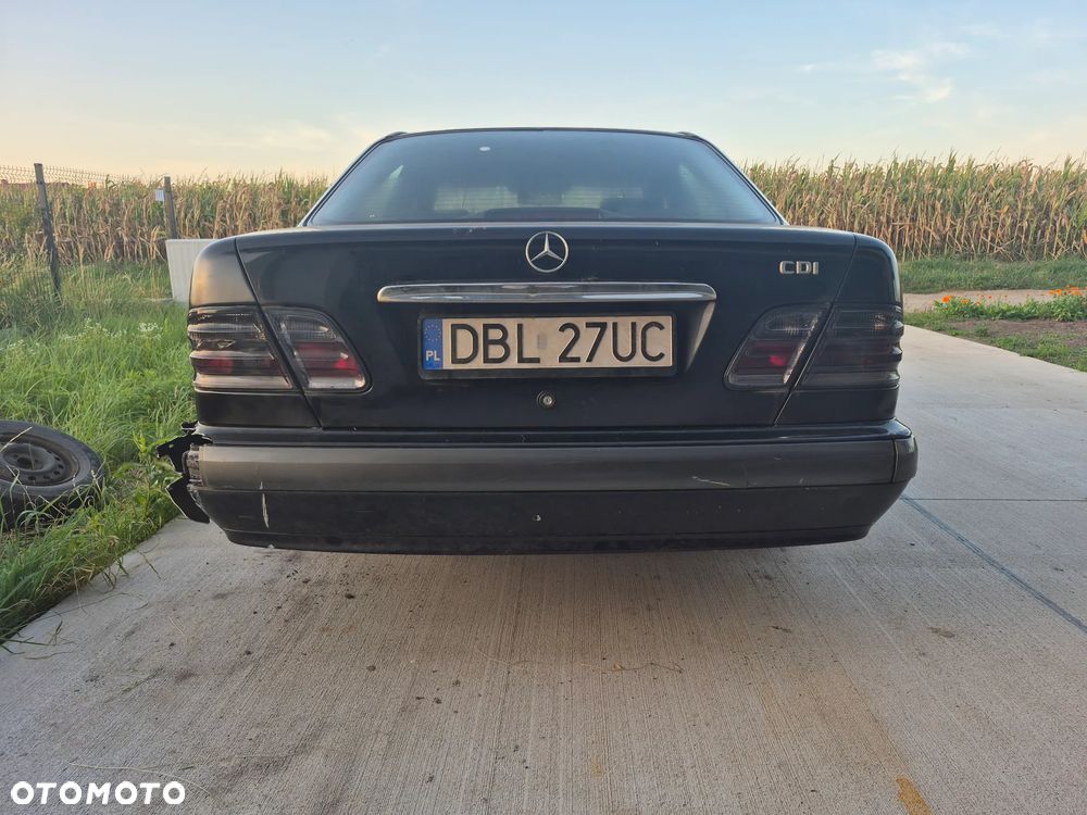 Mercedes-Benz Klasa E 200 CDI Classic - 5