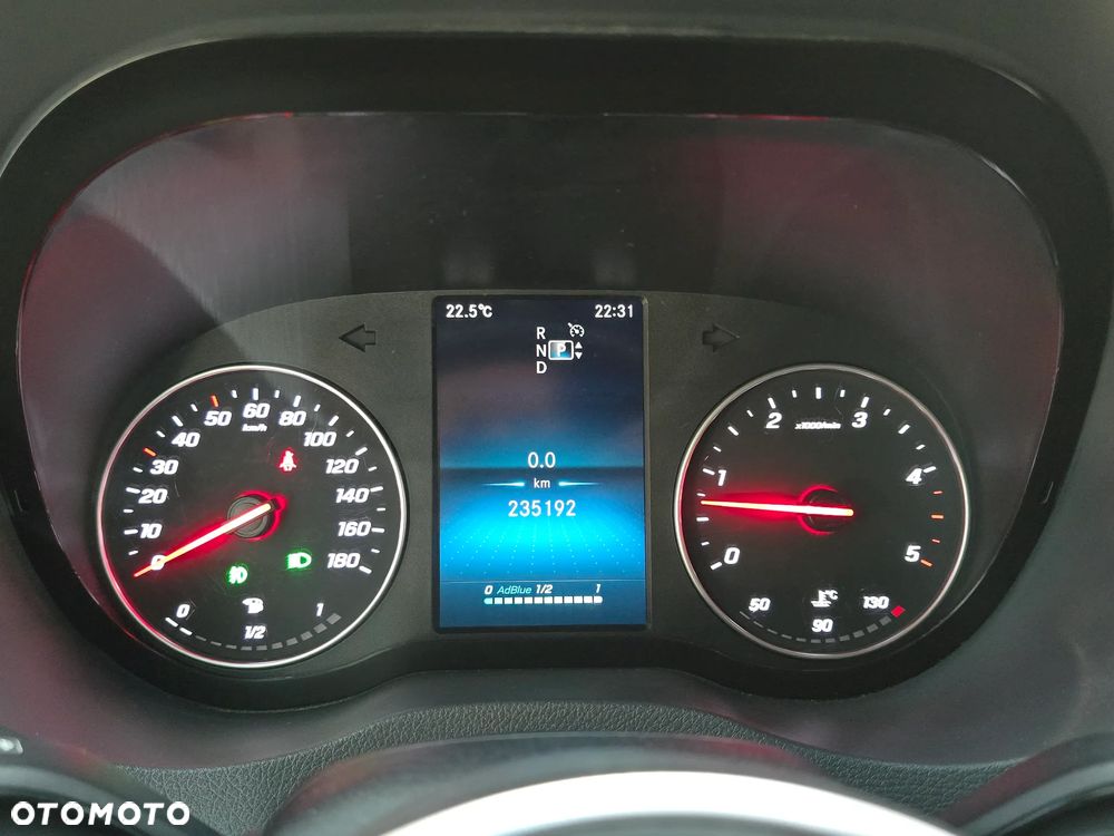 Mercedes-Benz SPRINTER 319 3.0 V6 CDI AUTOMAT 4,40Cm Długi SERWIS ASO MERCEDES-BENZ DO OSTATNIEGO km SALON PL FUL LED HIGH PERFORMANCE MBUX z ekranem dotykowym 10,25 cali SIEDZENIE KIEROWCY KOMFORTOWE, HYDRAULICZNE RESOROWANE PODGRZEWANA SZYBA PRZEDNIA TEMPOMAT KAMERA COFANIA LAKIER METALIK - 4