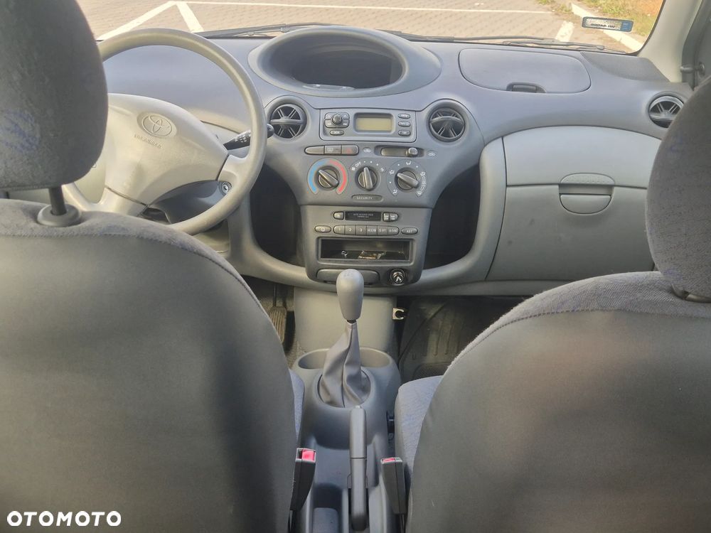 Toyota Yaris 1.0 Base - 3
