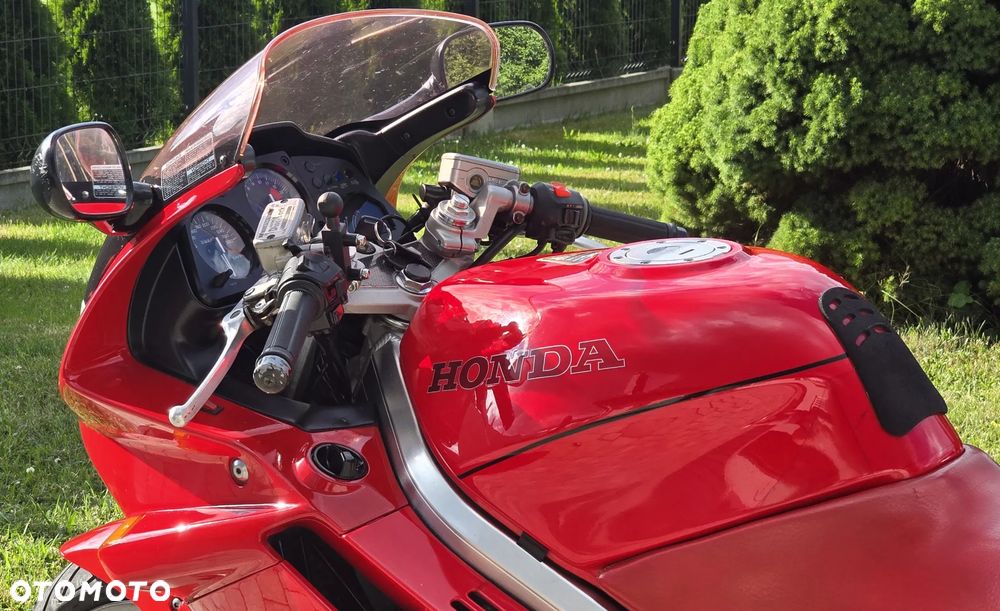 Honda VFR - 30