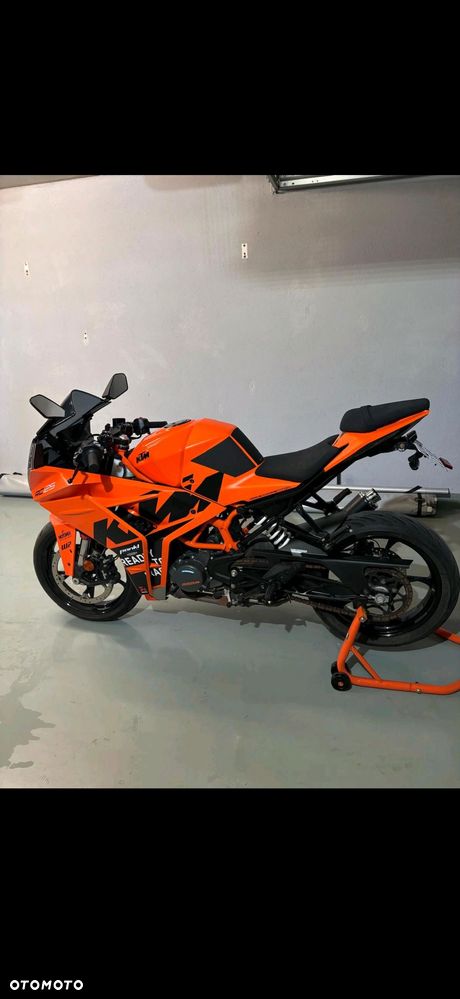 KTM RC 125 - 8