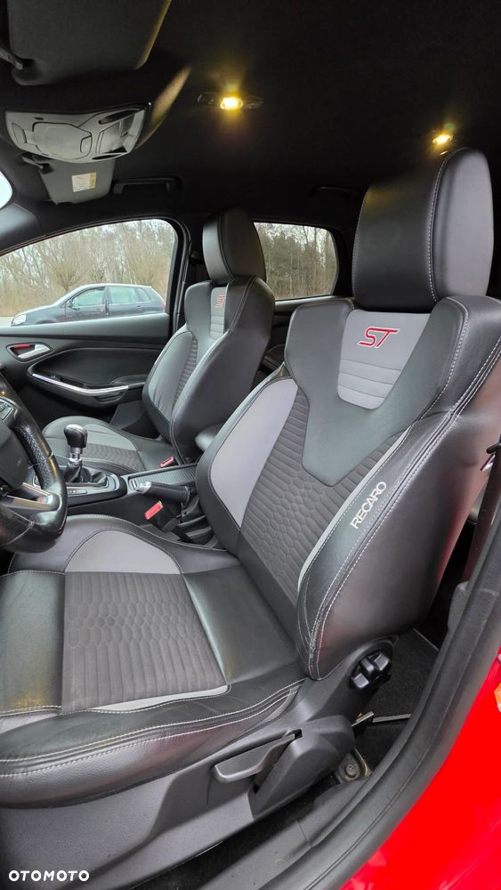 Ford Focus 2.0 TDCi ST - 8