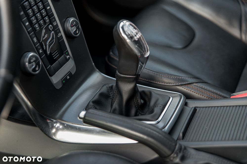 Volvo V40 Cross Country D3 - 18