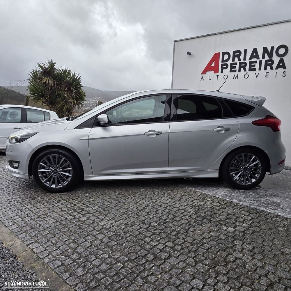 Ford Focus 1.0 EcoBoost ST-Line - 11