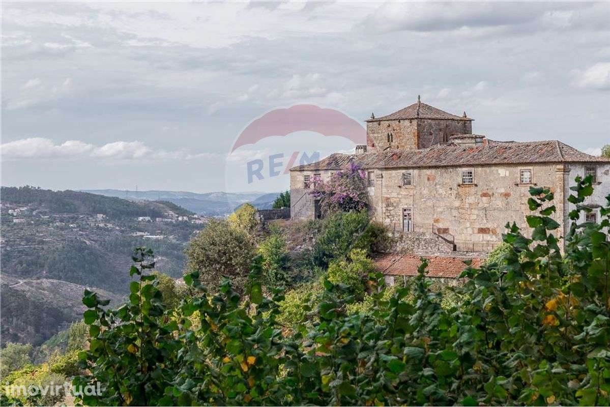 "A Ilustre Casa de Ramires" - Torre da Lagariça - Grande imagem: 3/15