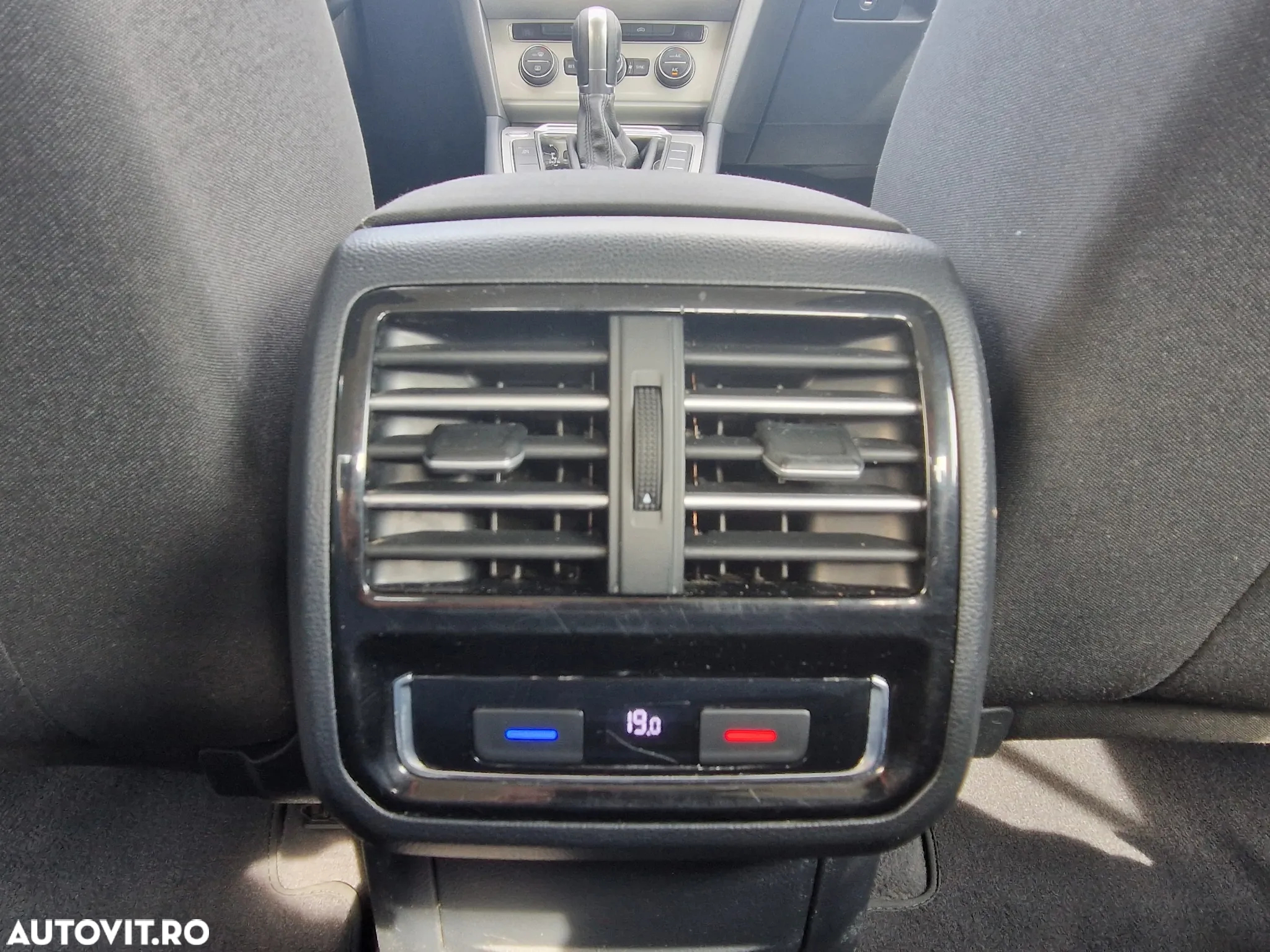 Volkswagen Passat - 14