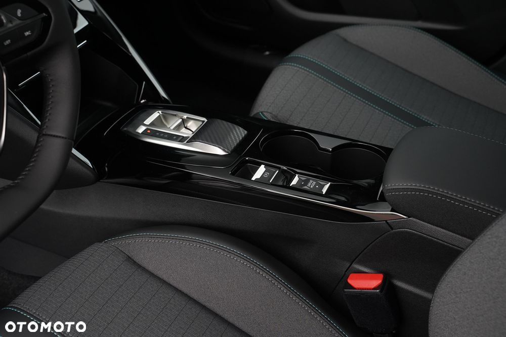 Peugeot 208 1.2 mHEV Allure - 24