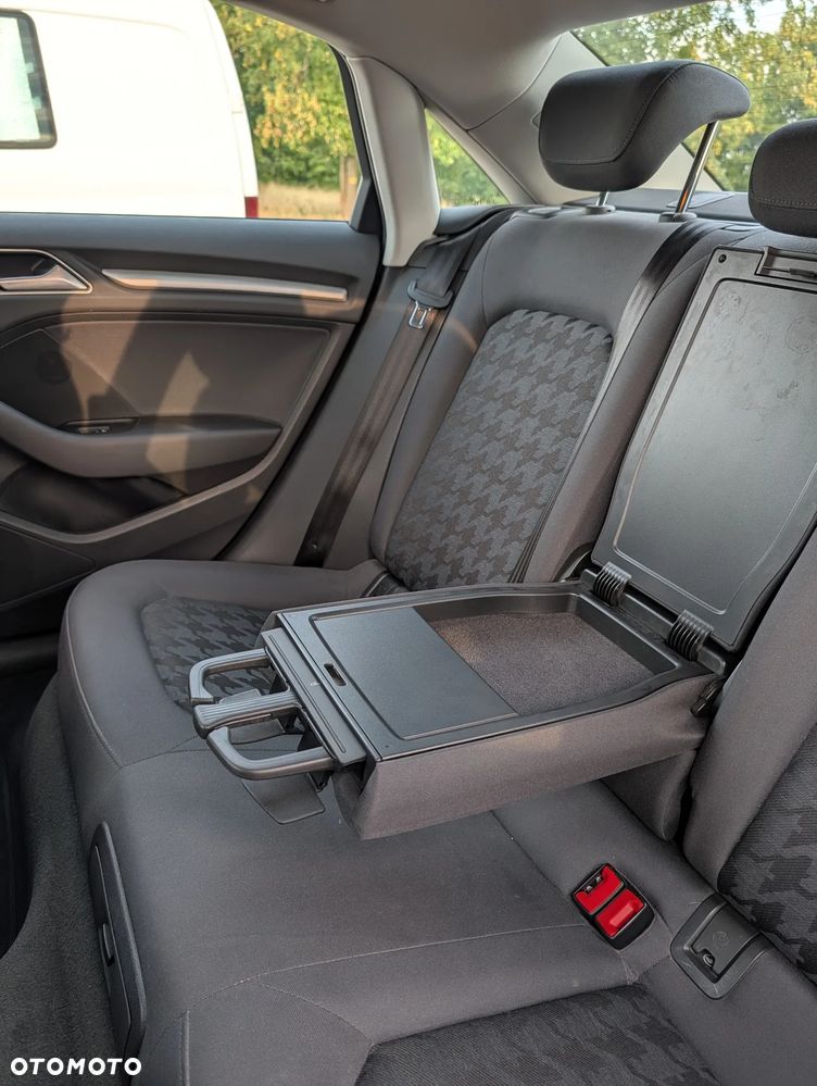 Audi A3 Limousine 1.4 TFSI Attraction S tronic - 29