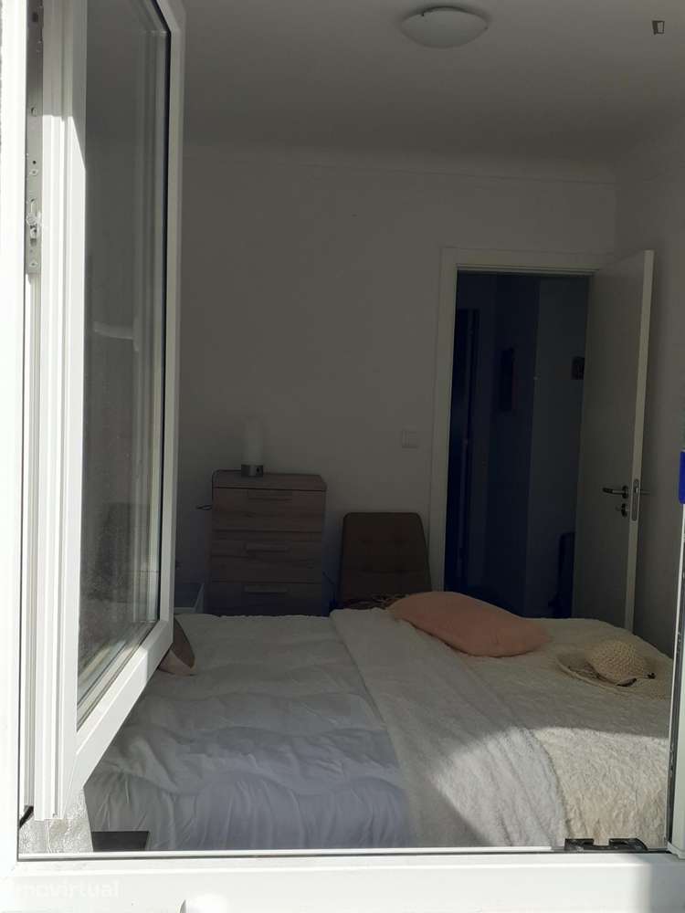Apartamento com 2 quartos - localizado em Benfica Lisbon - Grande imagem: 3/25