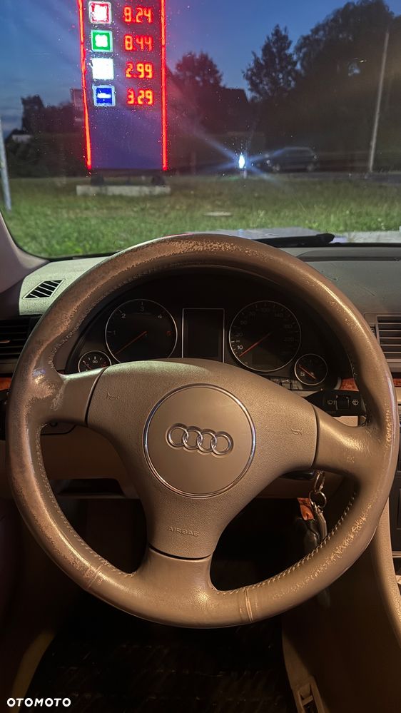 Audi A4 Limousine - 9