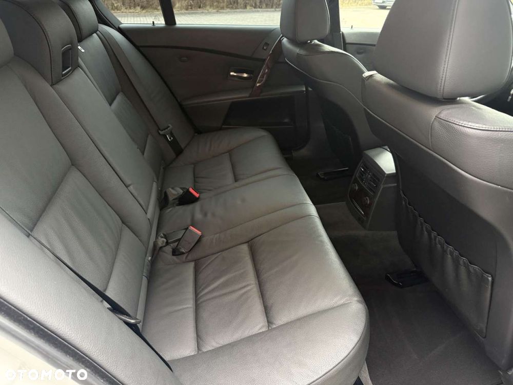 BMW Seria 5 540i Edition Sport - 37