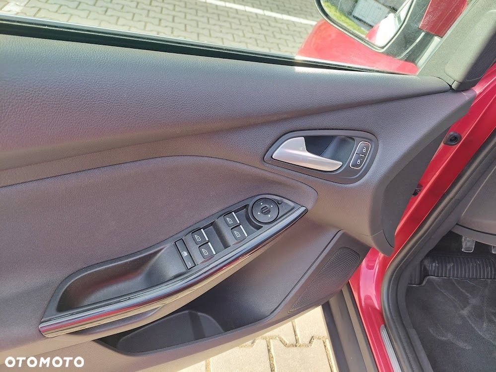 Ford Focus ver-1-5-ecoboost-start--stopp--system-titanium - 9