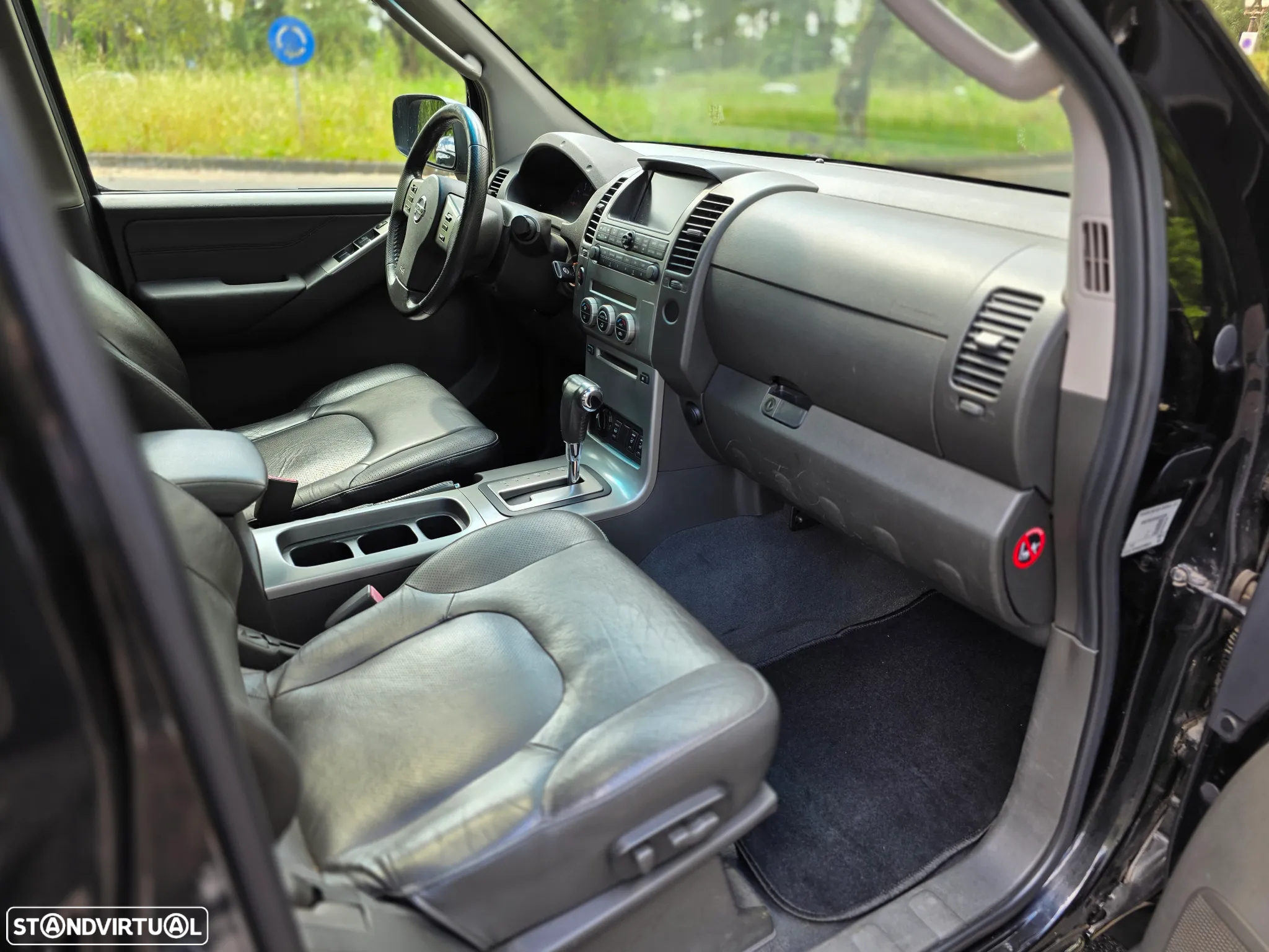 Nissan Navara 2.5 dCi CD LE Premium AT - 5