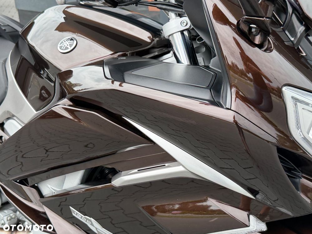 Yamaha FJR - 16
