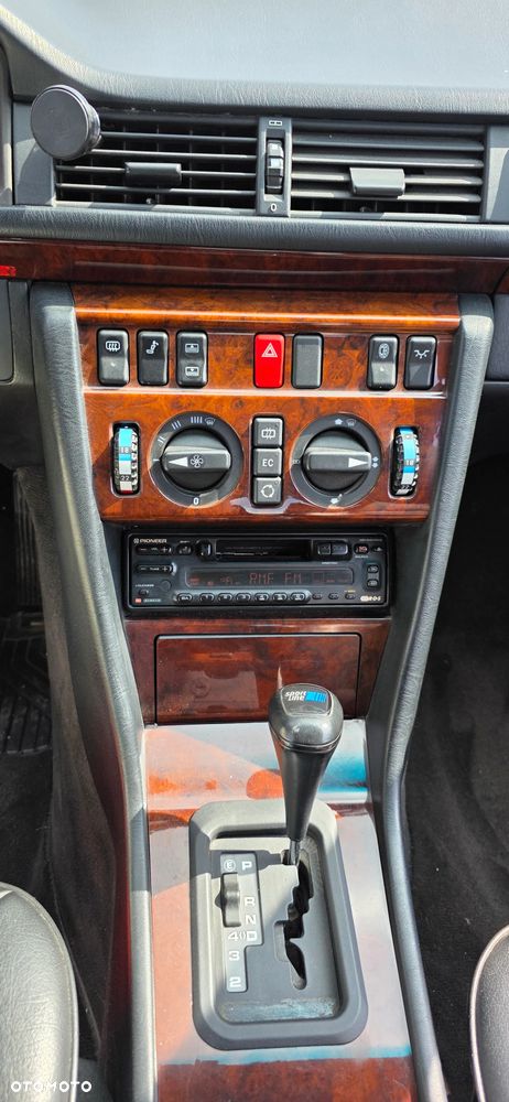 Mercedes-Benz W124 (1984-1993) - 12