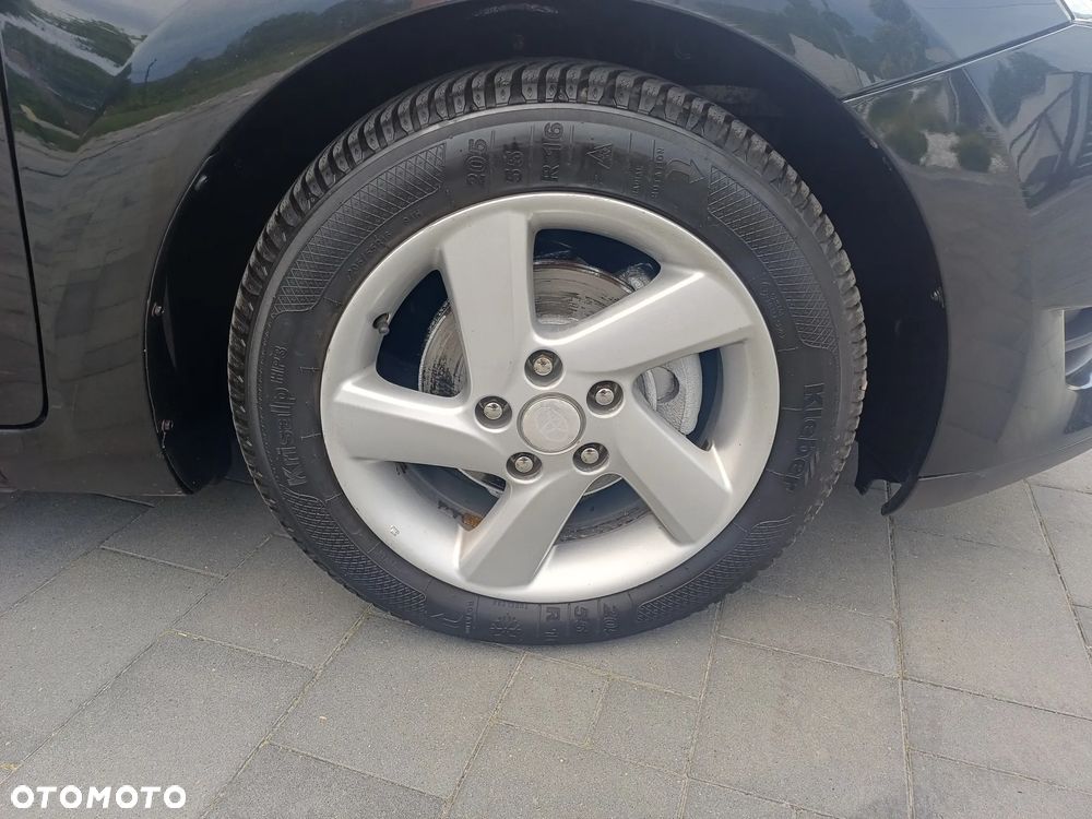 Toyota Auris 1.4 D-4D Terra - 14