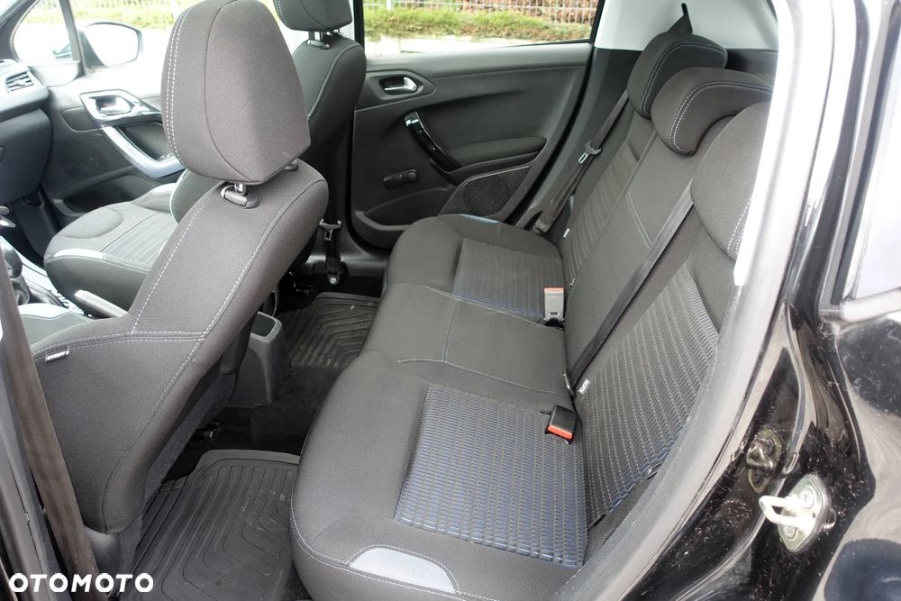 Peugeot 208 1.6 e-HDi Allure STT - 14