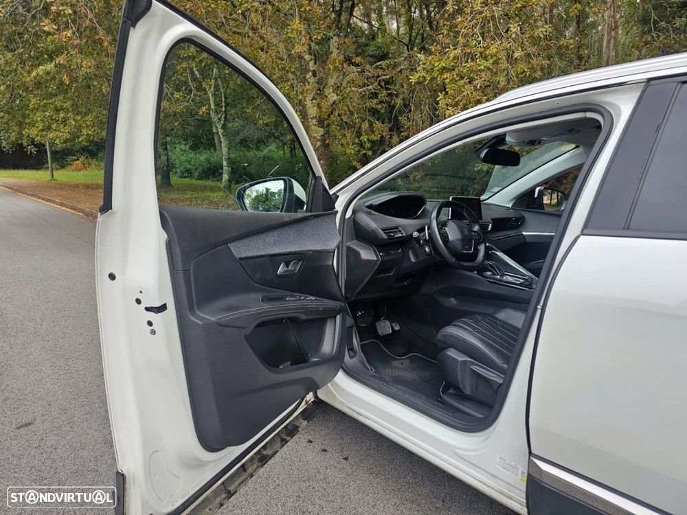 Peugeot 5008 1.5 BlueHDi Allure Pack EAT8 - 5