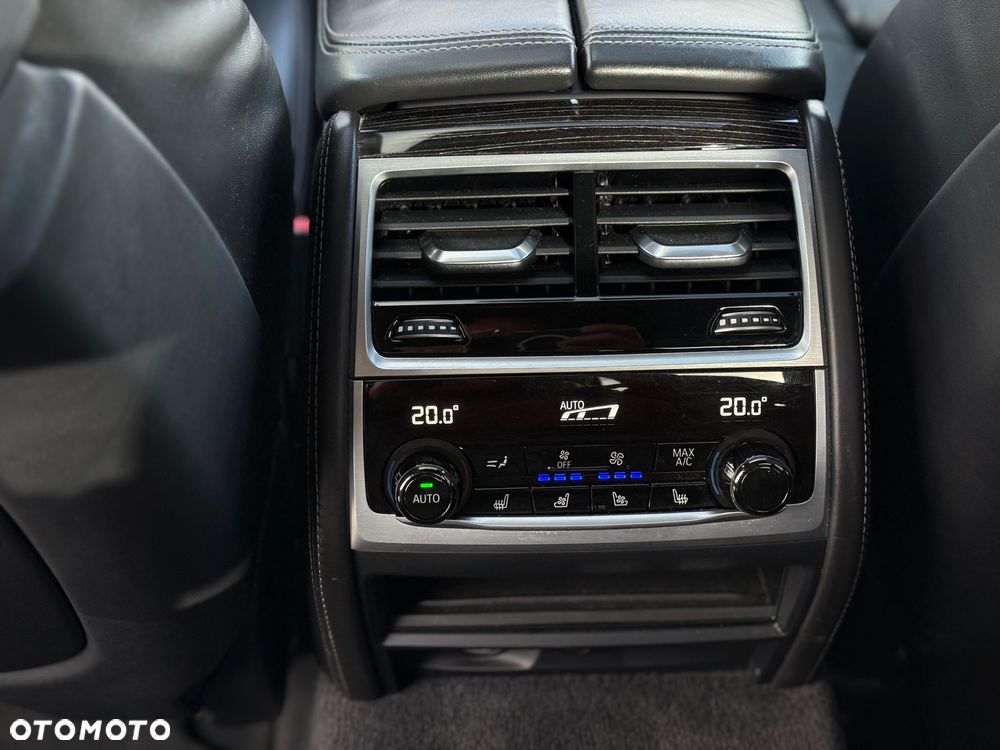 BMW Seria 7 - 35