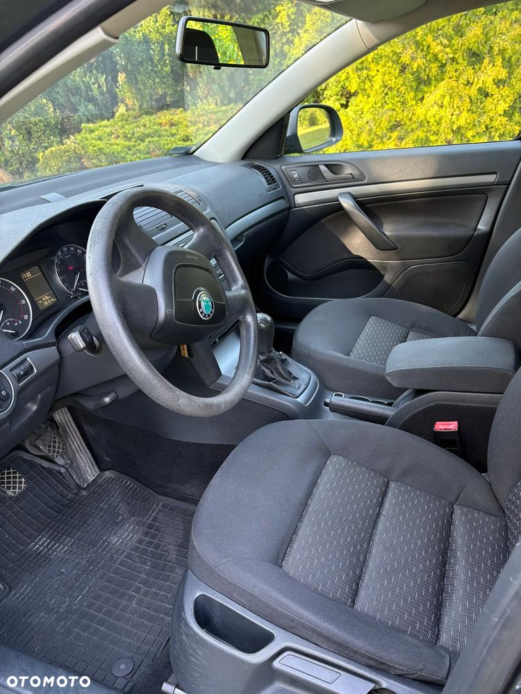 Skoda Octavia 1.6 Tour Classic - 8