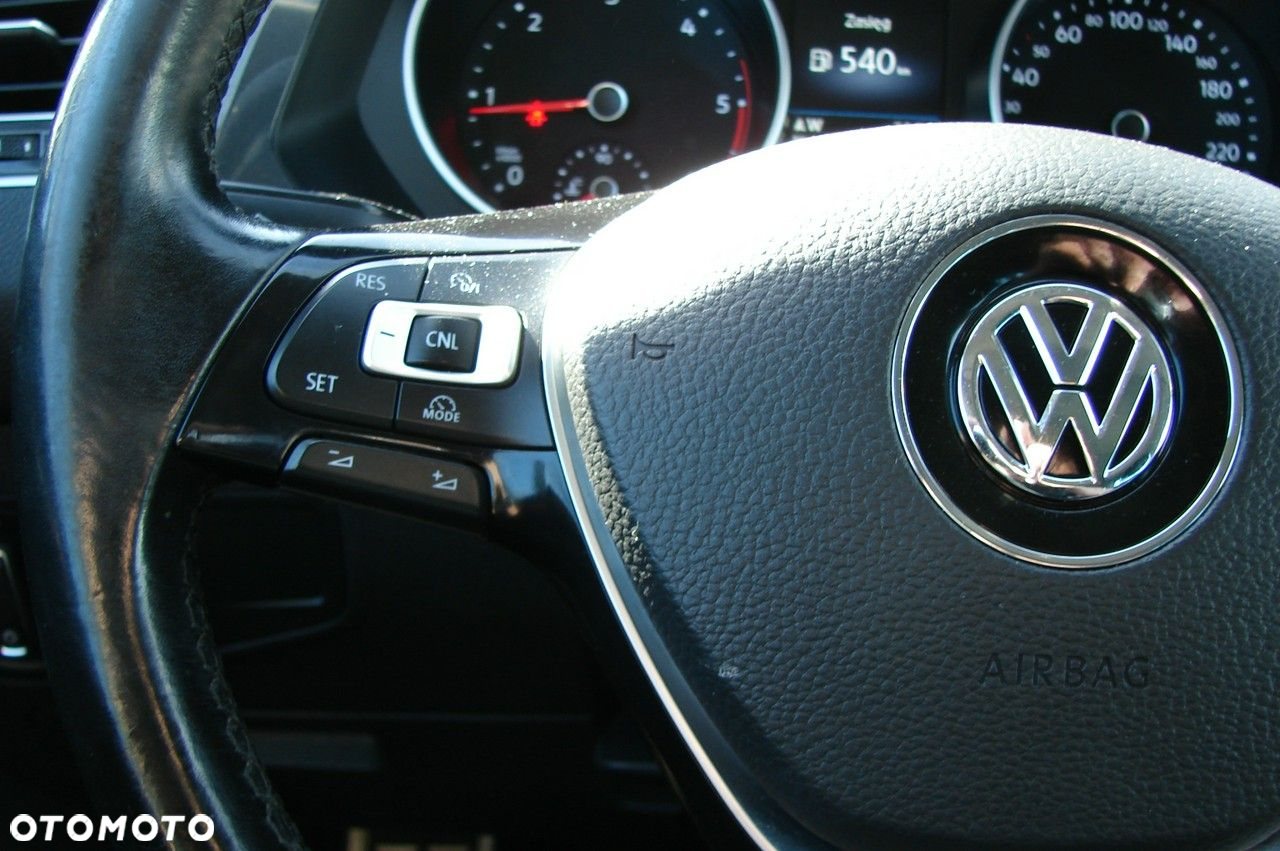 Volkswagen Tiguan - 24