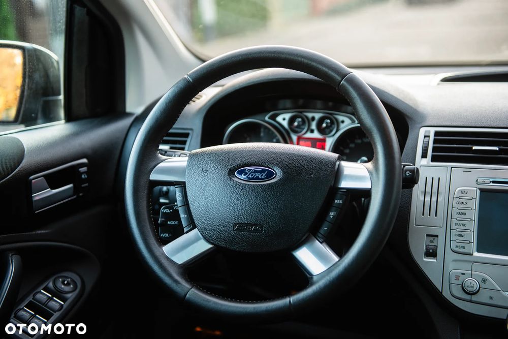 Ford Kuga 2.0 TDCi 4x4 Titanium - 33