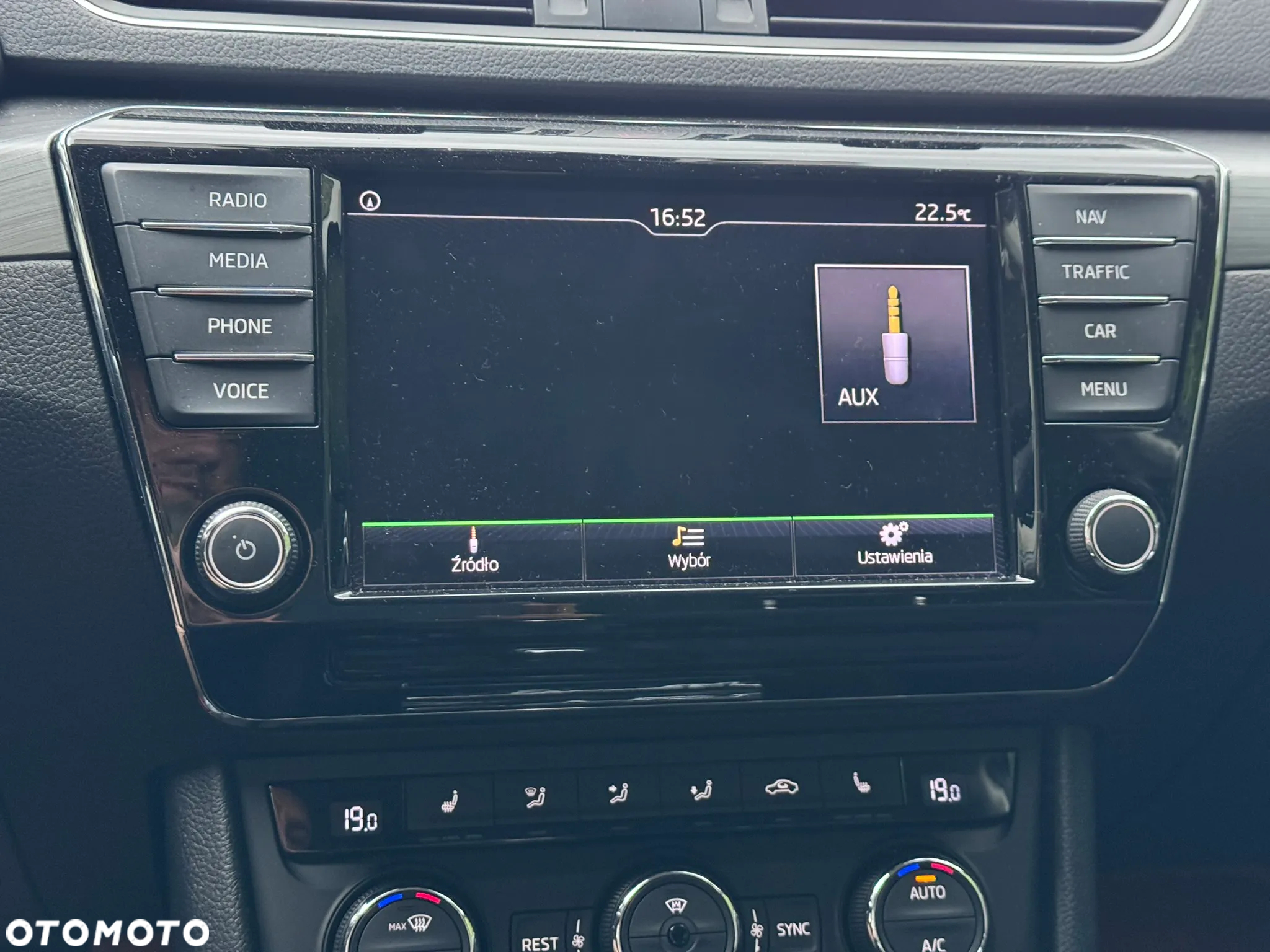Skoda Superb 2.0 TDI Sportline DSG - 29