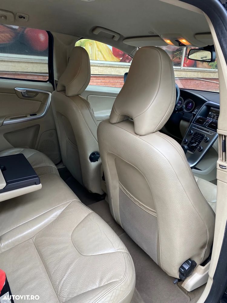 Volvo XC 60 D3 2.4D AWD AT6 Kinetic - 10