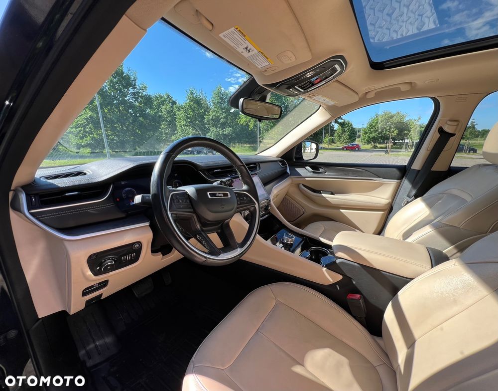 Jeep Grand Cherokee - 11