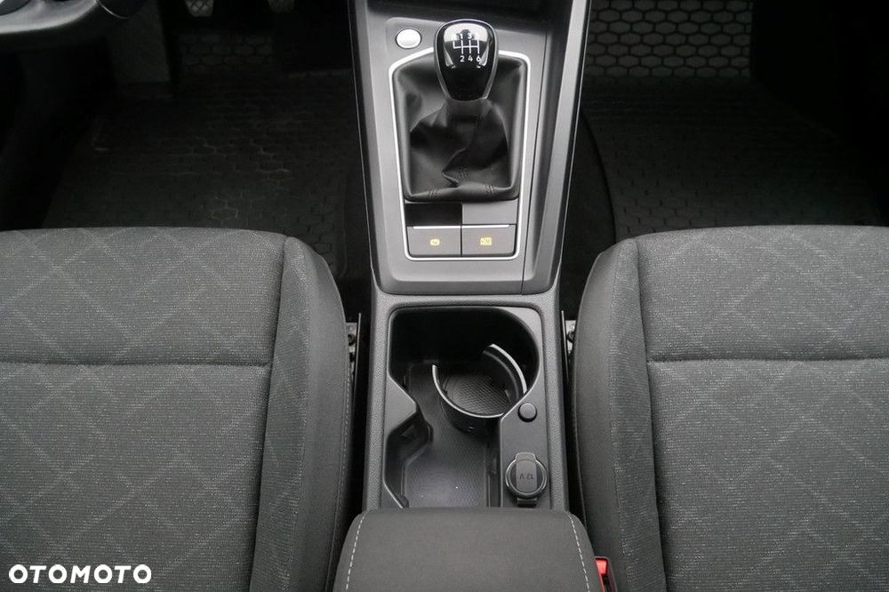 Volkswagen Golf - 11