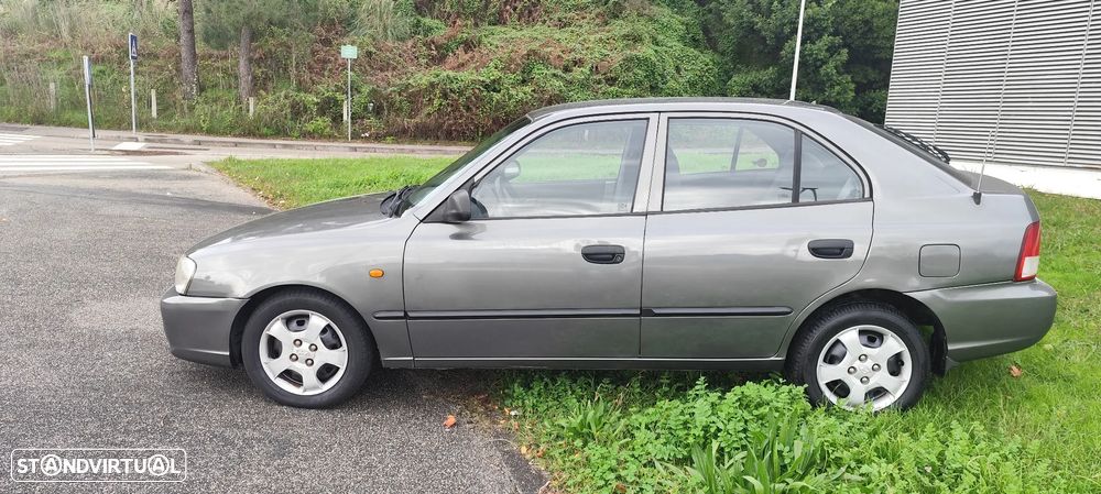 Hyundai Accent 1.3 GLS - 8