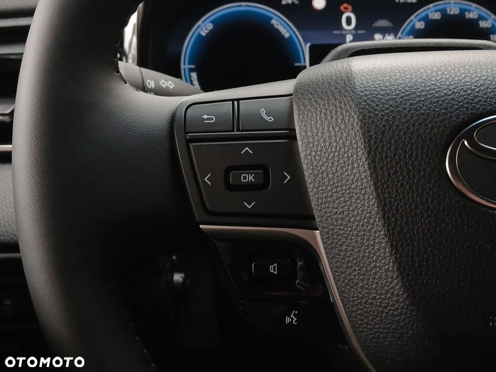 Toyota Camry - 24