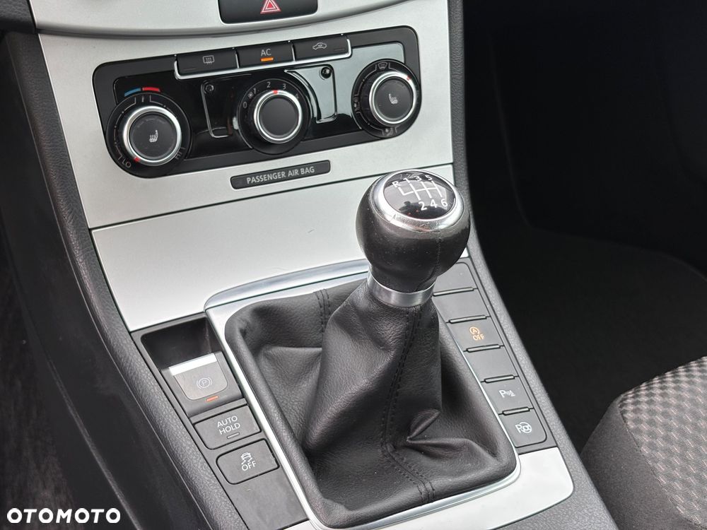 Volkswagen Passat 2.0 TDI BlueMotion Technology Highline - 21