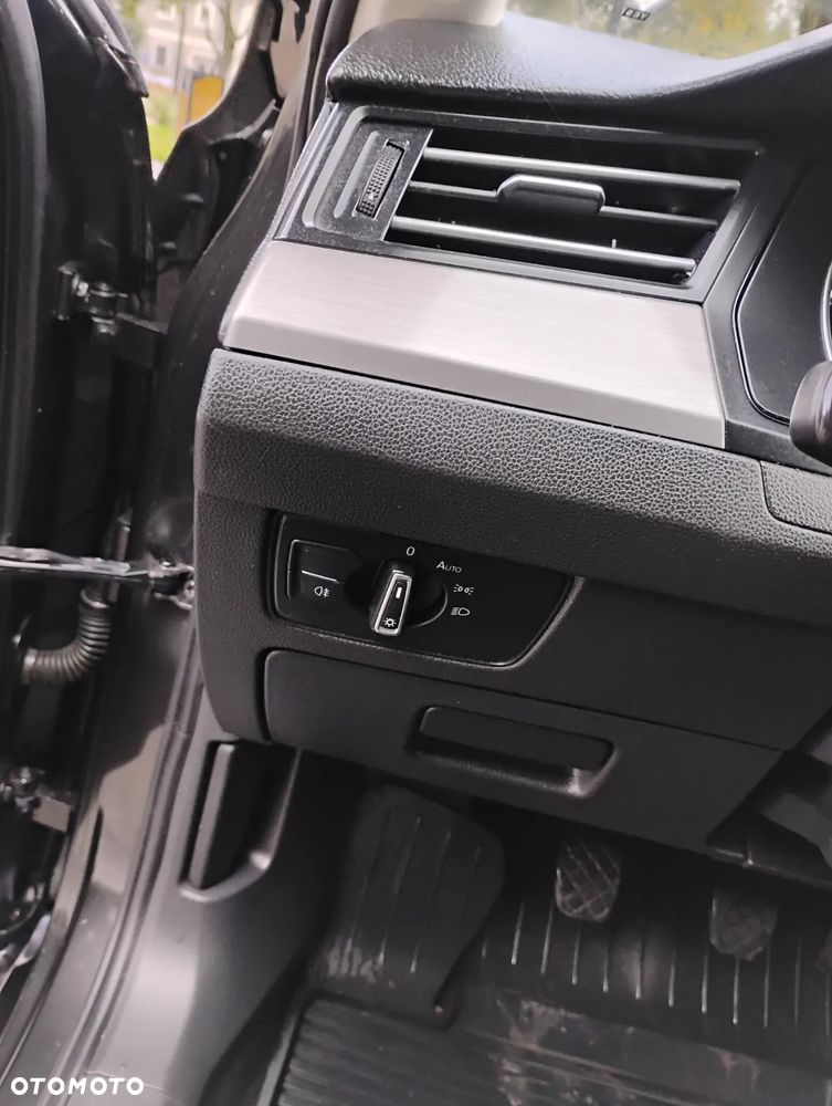 Volkswagen Passat Variant 1.4 TSI (BlueMotion Technology) Trendline - 12