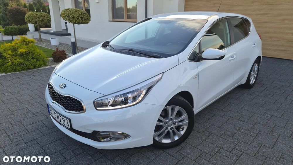 Kia Ceed 1.6 GDI Platinum Edition - 1