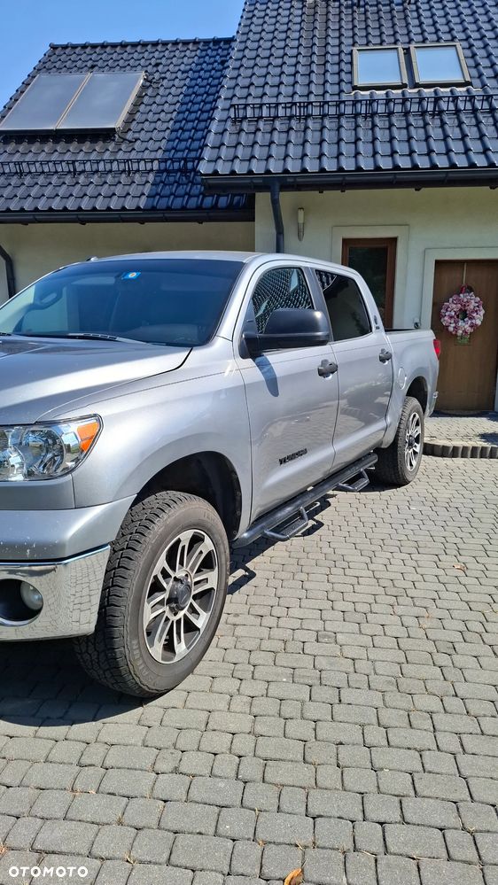 Toyota Tundra - 2