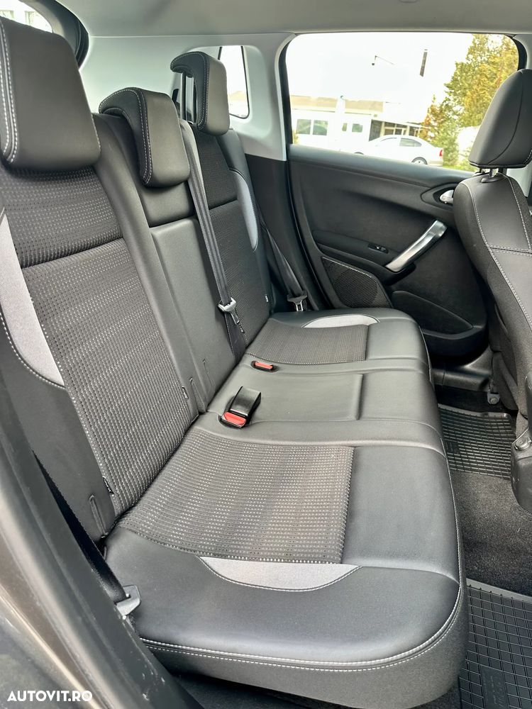 Peugeot 2008 - 10