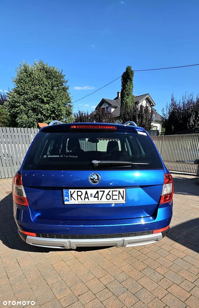 Skoda Octavia Scout 2.0 TDI 4x4 DSG - 6