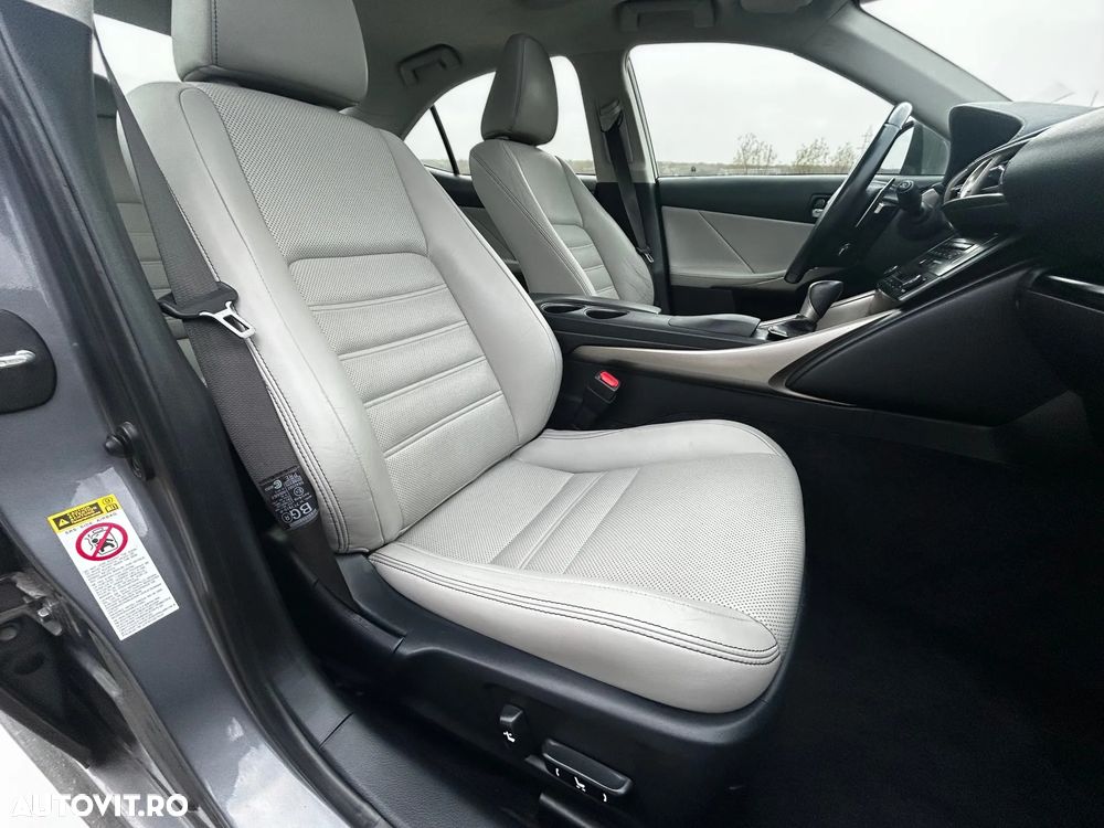 Lexus Seria IS Luxury Line - 17