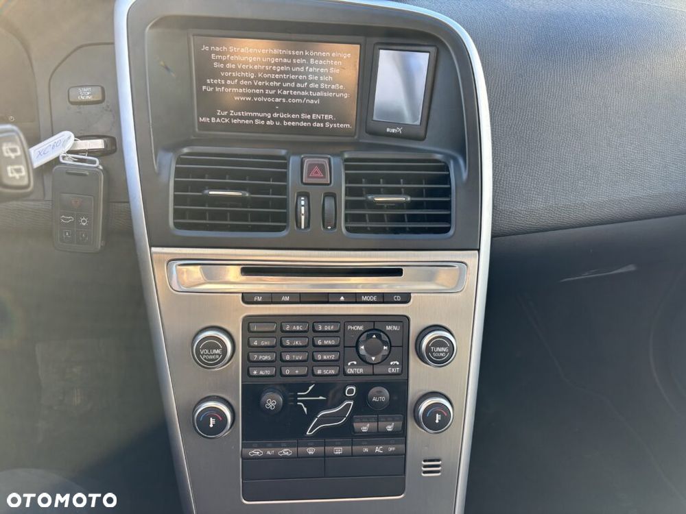 Volvo XC 60 2.4D DRIVe Momentum - 6